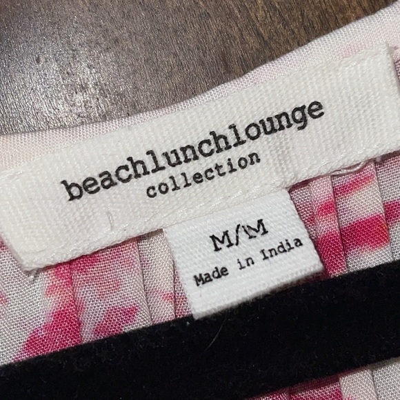 EUC BeachLunchLounge Pink & White Short Sleeve Popover V-Neck Blouse Sz. MD - Picture 2 of 9